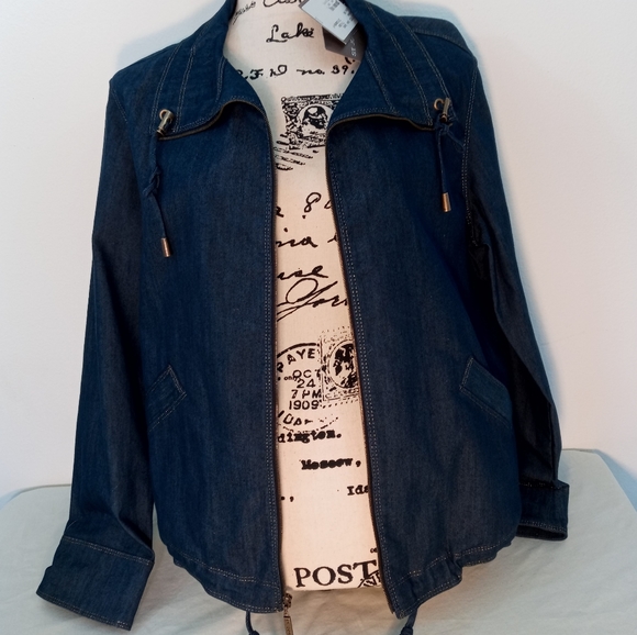 NWT! St. John Sport Sailing Jacket - Picture 6 of 10